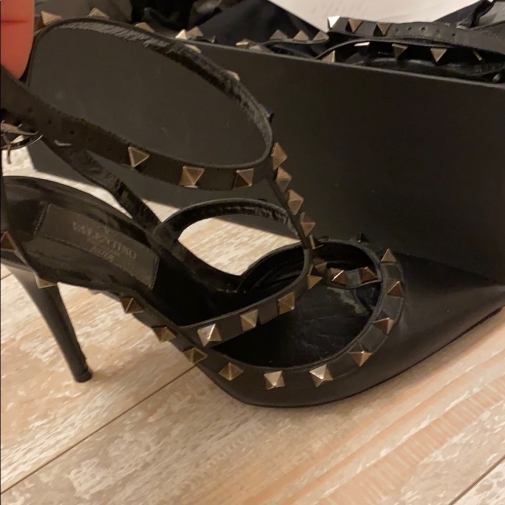 Hardly worn Valentino Studded Heel